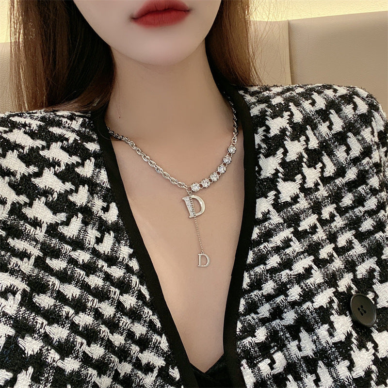 Niche Design Letter D Women's Sweater Chain