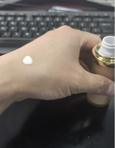 4-in-1 Bionic Temperature Change Liquid Foundation
